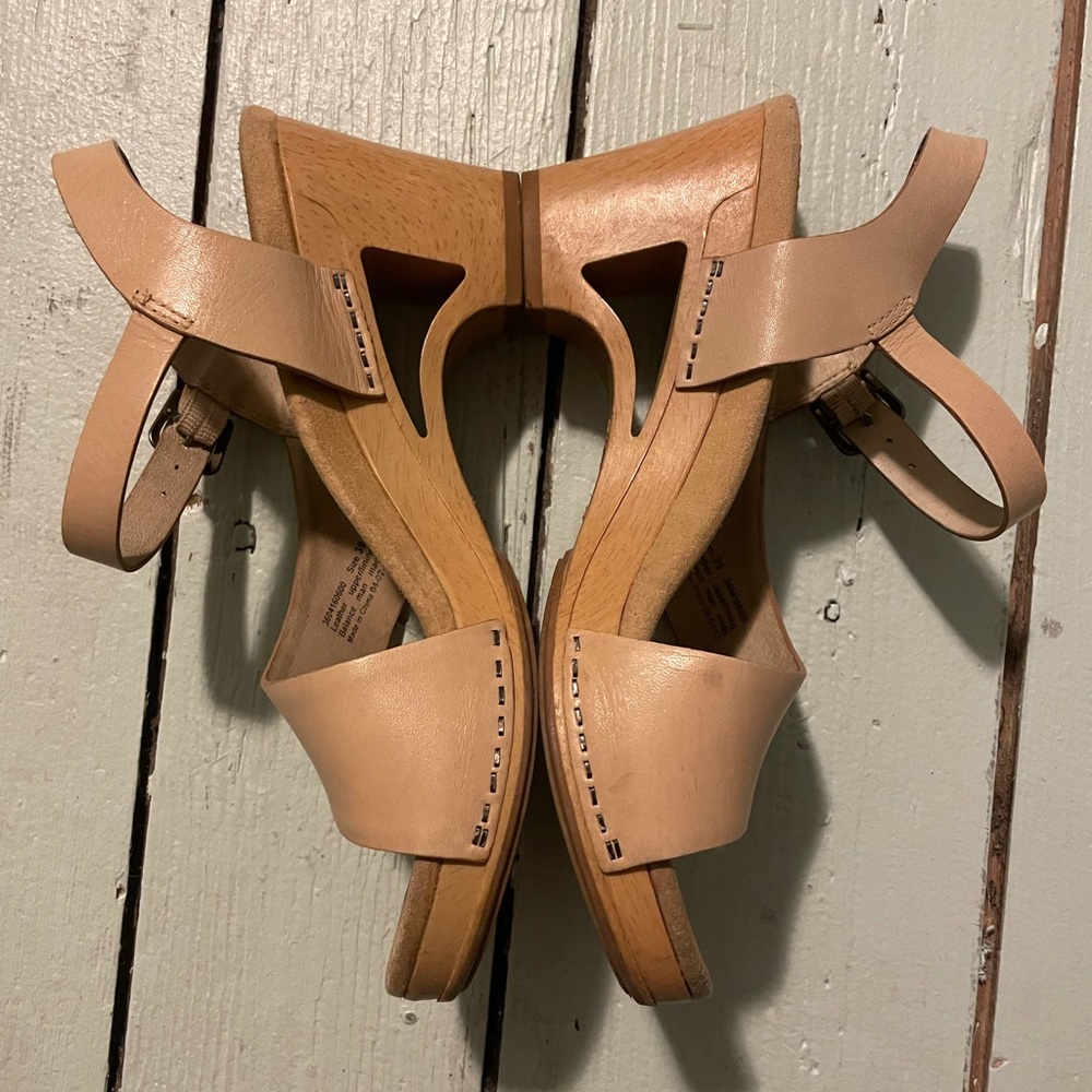 Nude Dansko Tasha Clog Sandal size 39
